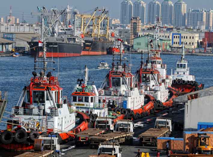 Tanjung Priok harbour in
North Jakarta Tanjung Priok harbour in North Jakarta